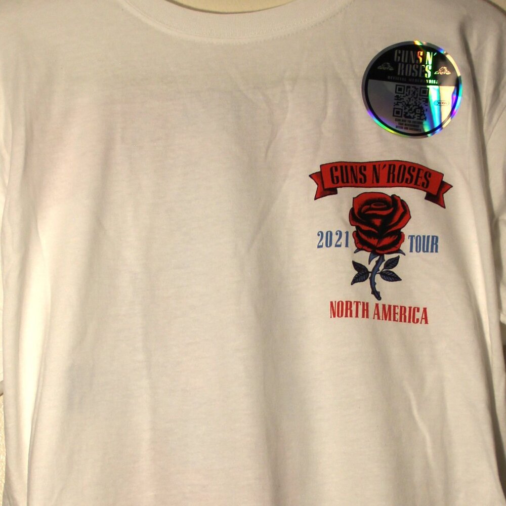 Guns N' Roses Tour T-shirt (Size Large)